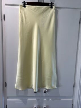 Zara Pale Yellow Satin Maxi Skirt NWT snag see pic